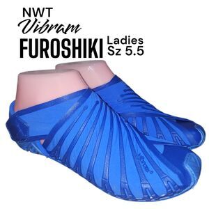 VIBRAM FUROSHIKI NWT 5.5 (1.5-2.5Y) Blue Trail Barefoot Outdoor Beach Wrap Shoes